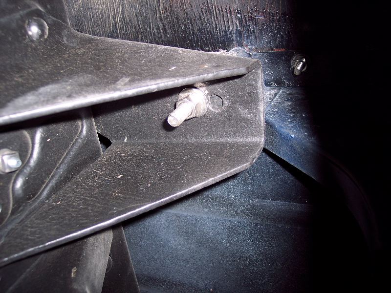 SubBodyMounts_2 Suburban Passenger Front Body Mount #2.
Rubber pad between body and frame.